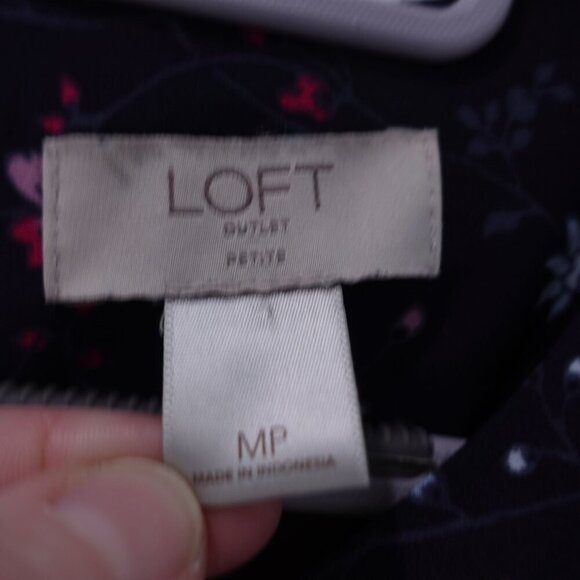 LOFT Outlet Blouse Sz PM Navy Blue Floral Print Flutter Sleeves Ruffle Casual - Picture 5 of 8